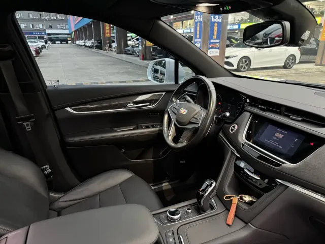 Cadillac XT5 — Фото автомобиля 10