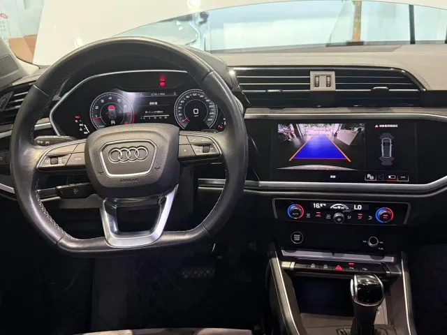 Audi Q3 — Фото автомобиля 14