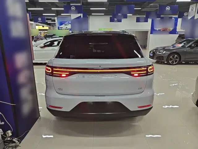 Leapmotor C11 — Фото автомобиля 5