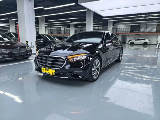 Фотография автомобиля — Mercedes-Benz E-Class