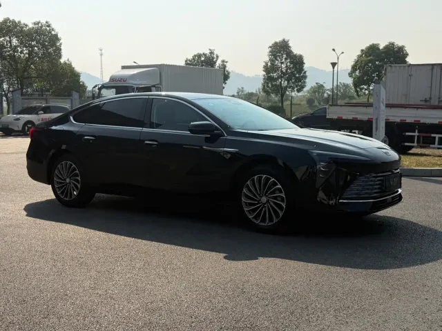 Buick LaCrosse — Фото автомобиля 3