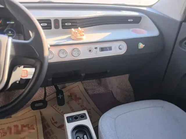 Wuling Hongguang Mini EV — Фото автомобиля 12