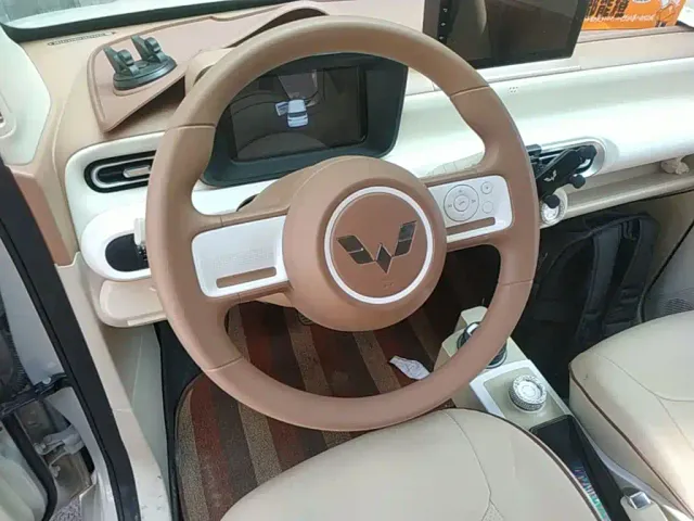 Wuling Hongguang Mini EV — Фото автомобиля 10