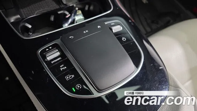 Mercedes-Benz E-Class — Фото автомобиля 29