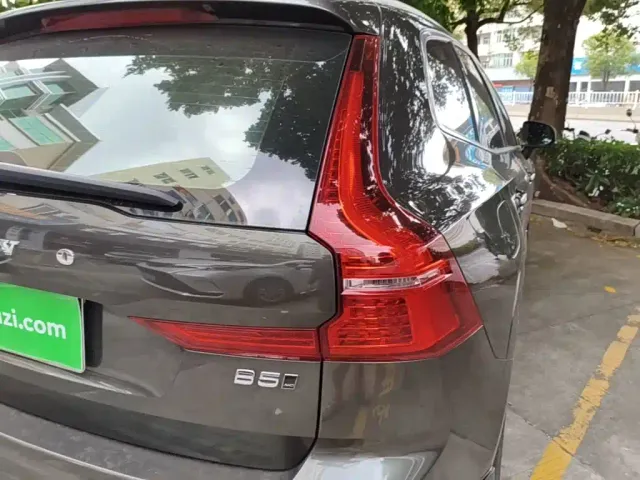 Volvo XC60 — Фото автомобиля 7