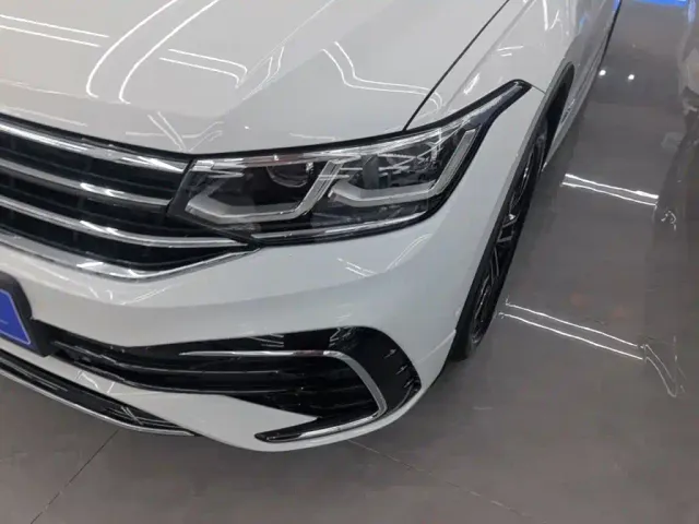 Volkswagen Tiguan L — Фото автомобиля 23