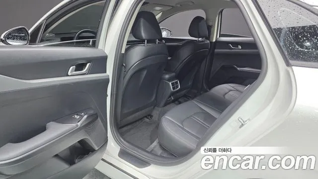 Kia K5 Новый K5 3 поколение 2.0 LPi(Для проката) — Фото автомобиля 12