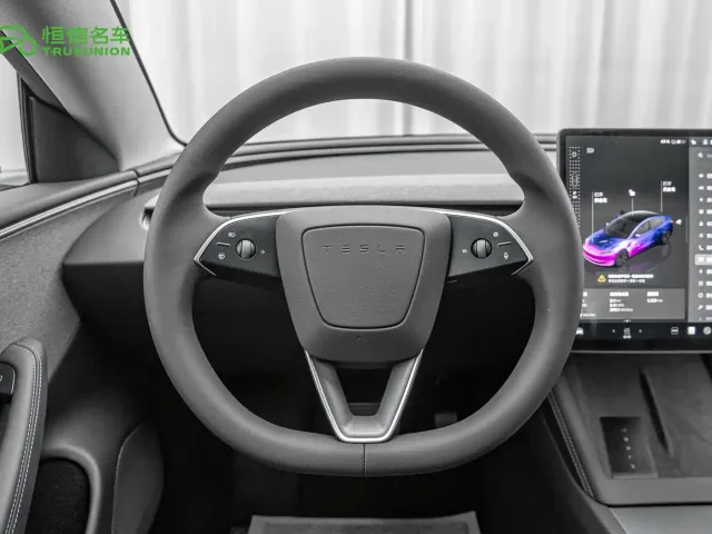 Tesla Model 3 — Фото автомобиля 17
