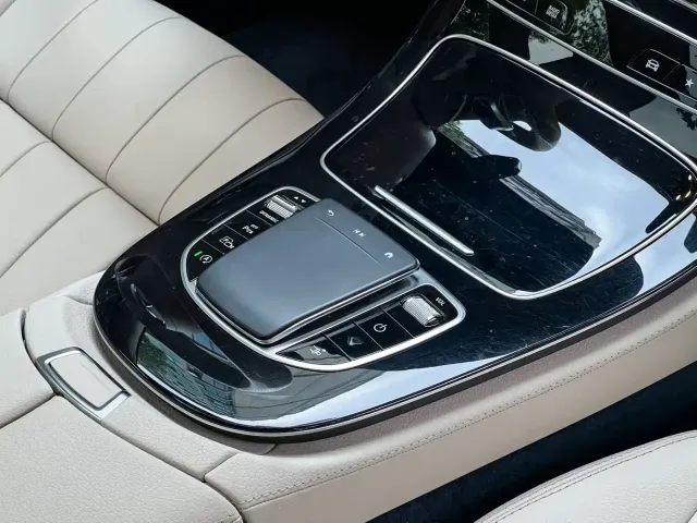 Mercedes-Benz E-Class — Фото автомобиля 7