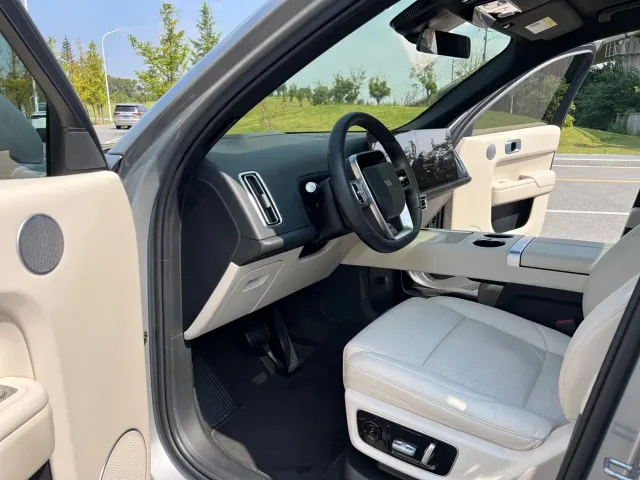 Li Auto L9 — Фото автомобиля 10