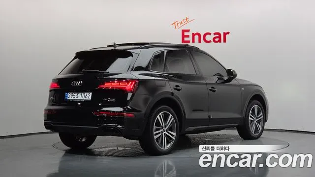 Audi Q5 45 TFSI quattro Premium — Фото автомобиля 2
