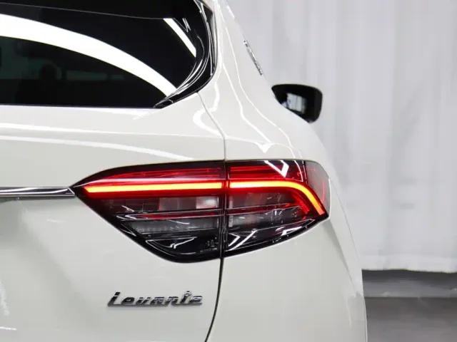 Maserati Levante — Фото автомобиля 24