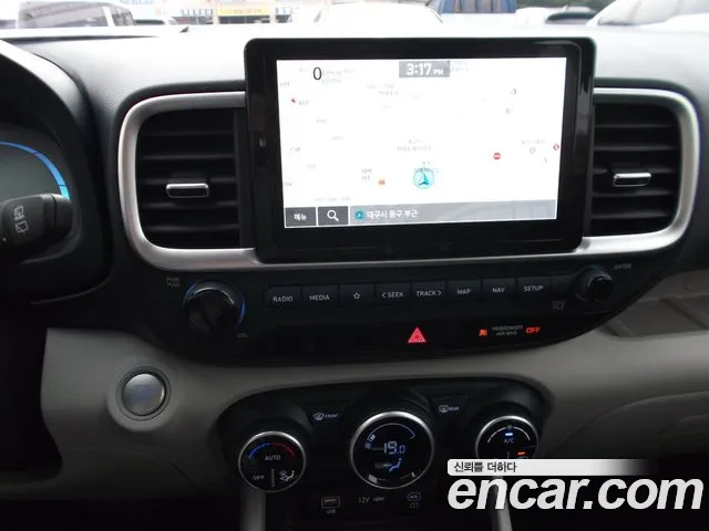 Hyundai Venue — Фото автомобиля 10