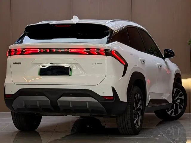 Geely Galaxy L7 — Фото автомобиля 17