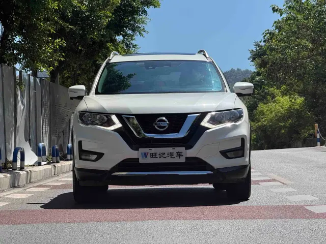 Nissan X-Trail — Фото автомобиля 2