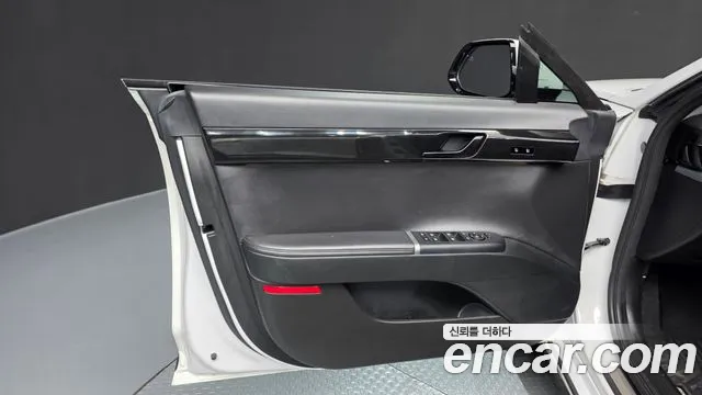 Hyundai Grandeur Grandeur (GN7) 2.5 Бензин 2WD — Фото автомобиля 23