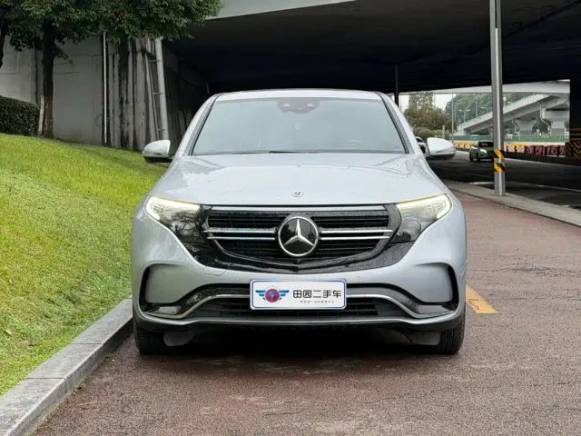 Mercedes-Benz EQC — Фото автомобиля 2