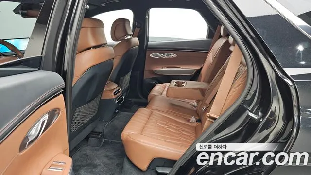 Genesis GV70 2.5T Бензин AWD — Фото автомобиля 20