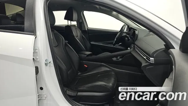 Hyundai Avante CN7 — Фото автомобиля 15
