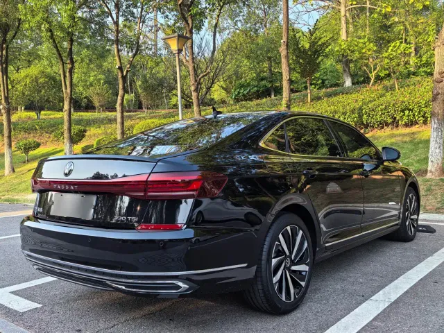 Volkswagen Passat — Фото автомобиля 4