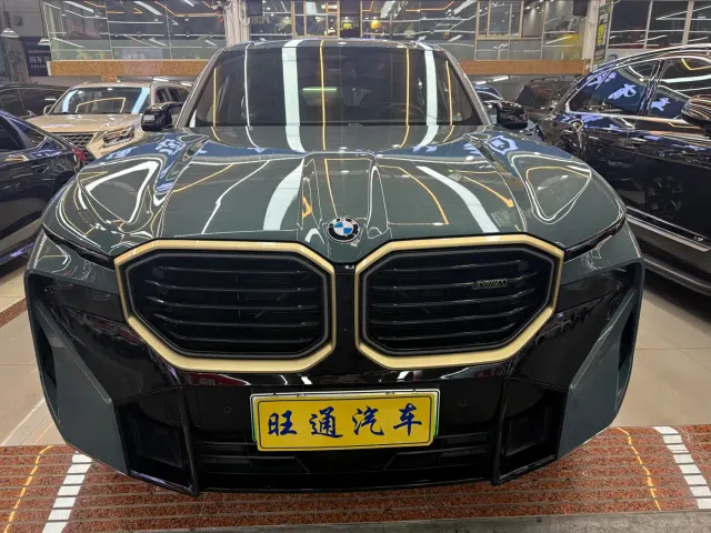 BMW XM — Фото автомобиля 2