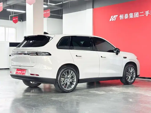 Leapmotor C10 — Фото автомобиля 9