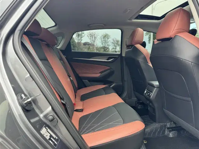 Changan Eado — Фото автомобиля 6
