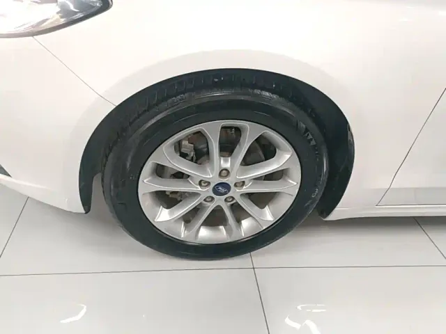 Ford Mondeo — Фото автомобиля 22