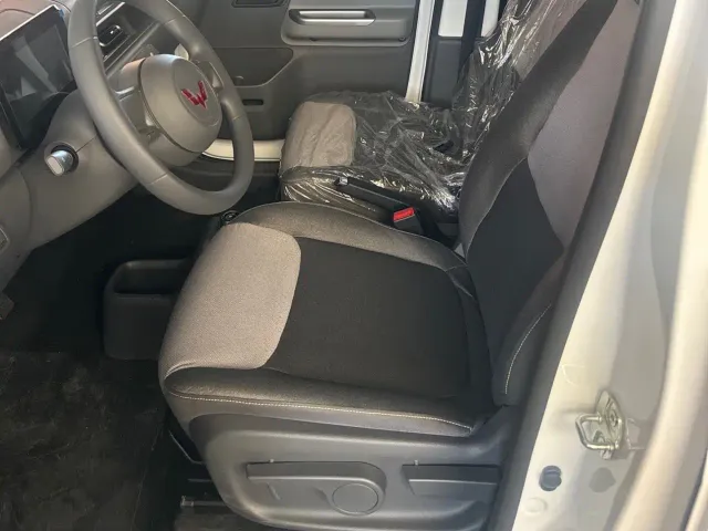 Wuling Zhiguang NEV — Фото автомобиля 9