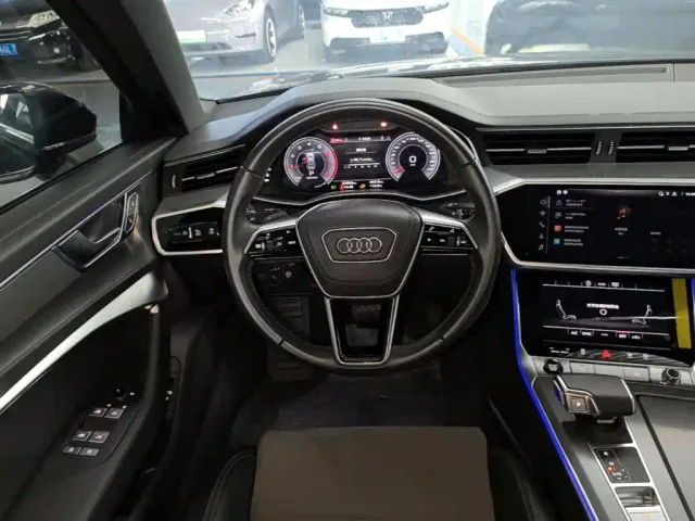 Audi A6L — Фото автомобиля 10
