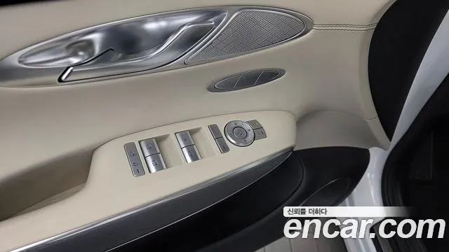 Genesis GV70 — Фото автомобиля 29