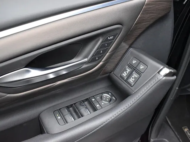 Toyota Vellfire — Фото автомобиля 16