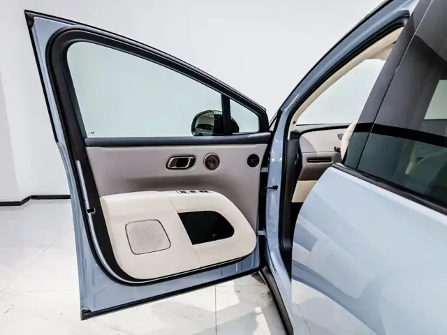 Li Auto Li i8 2025 Standard Edition — Фото автомобиля 9