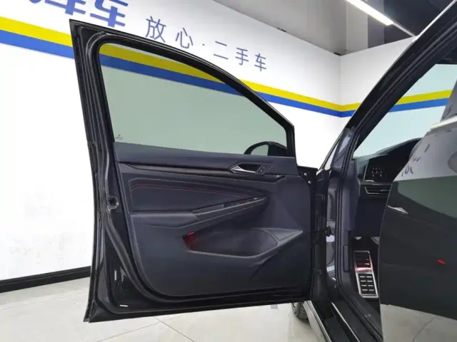 Volkswagen Golf GTI — Фото автомобиля 7