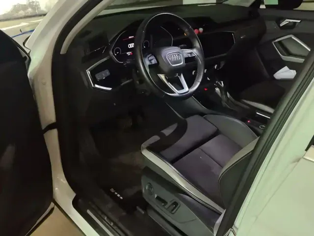 Audi Q3 — Фото автомобиля 9