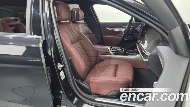 BMW 7 Series G70 — Фото автомобиля 16