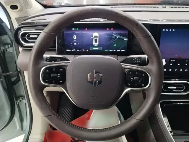 Leapmotor C11 — Фото автомобиля 10