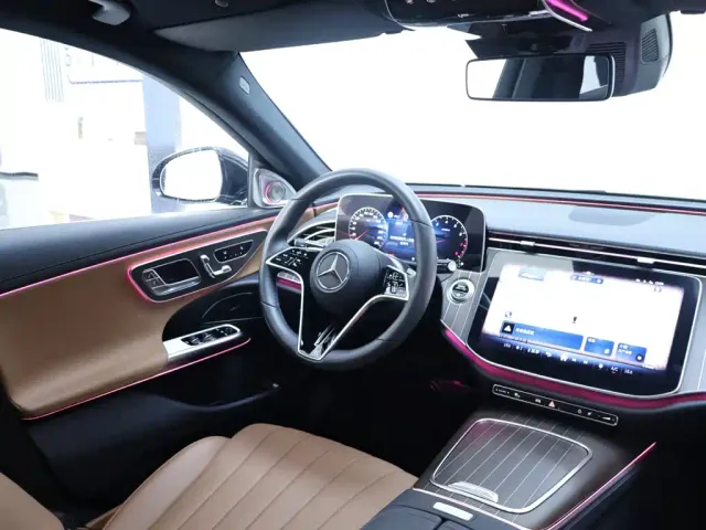 Mercedes-Benz E-Class — Фото автомобиля 14