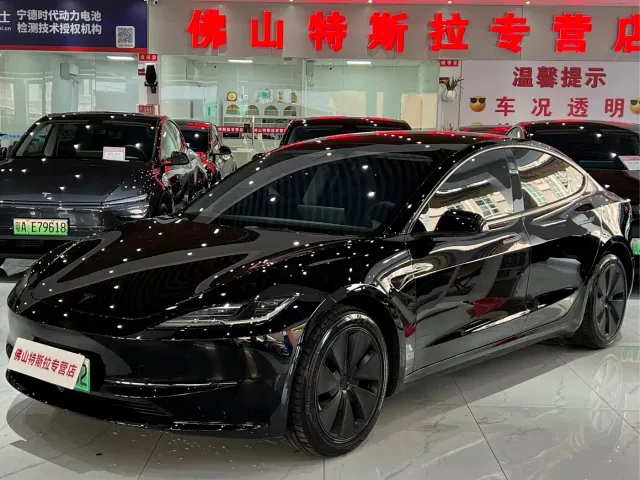 Tesla Model 3 — Фото автомобиля 3