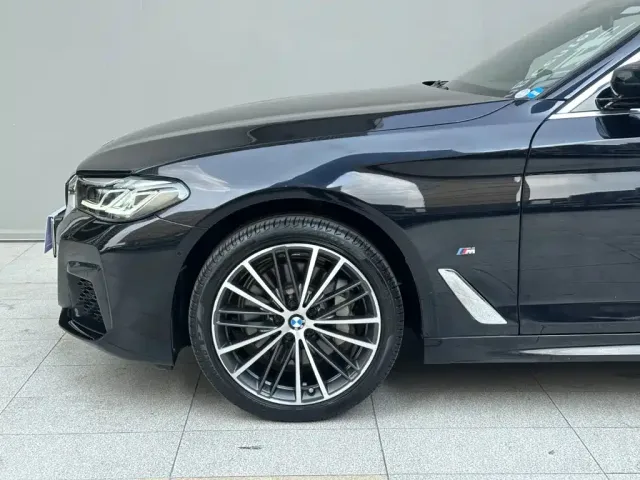 BMW 5 Series — Фото автомобиля 5