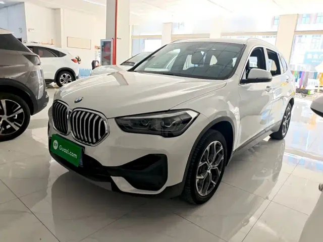 Фотография автомобиля — BMW X1