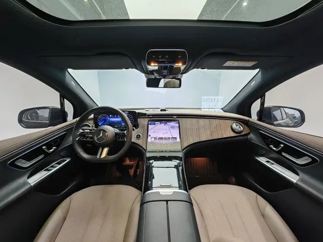 Mercedes-Benz EQE SUV — Фото автомобиля 10
