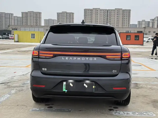 Leapmotor C11 — Фото автомобиля 8