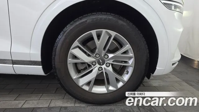 Genesis GV70 2.5T Бензин 2WD — Фото автомобиля 17