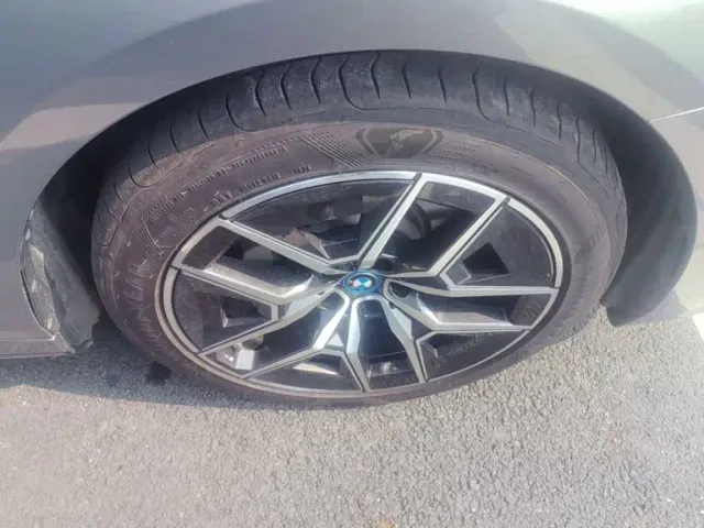 BMW i5 — Фото автомобиля 11