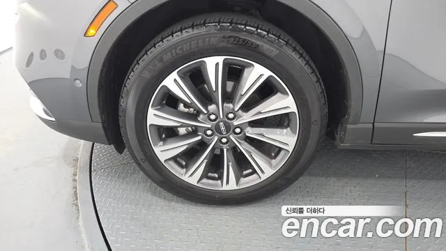Lincoln Corsair Corsair 2.0 Reserve AWD — Фото автомобиля 5