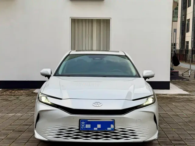 Toyota Camry — Фото автомобиля 3