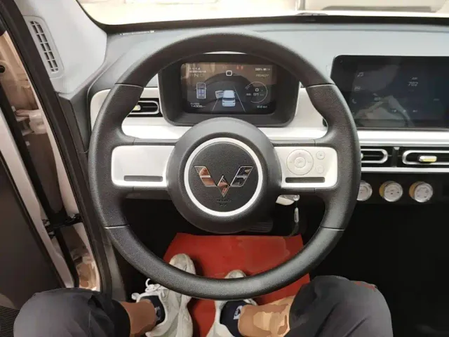 Wuling Hongguang Mini EV — Фото автомобиля 10