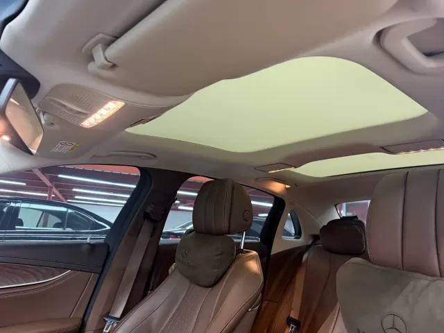 Mercedes-Benz E-Class — Фото автомобиля 11