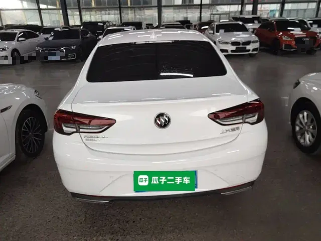 Buick Regal — Фото автомобиля 5